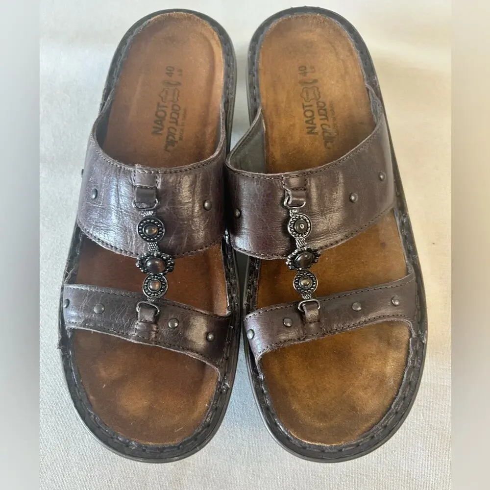 Naot Brown leather slide on sandals comfort boho rhinestones metal. 40/9